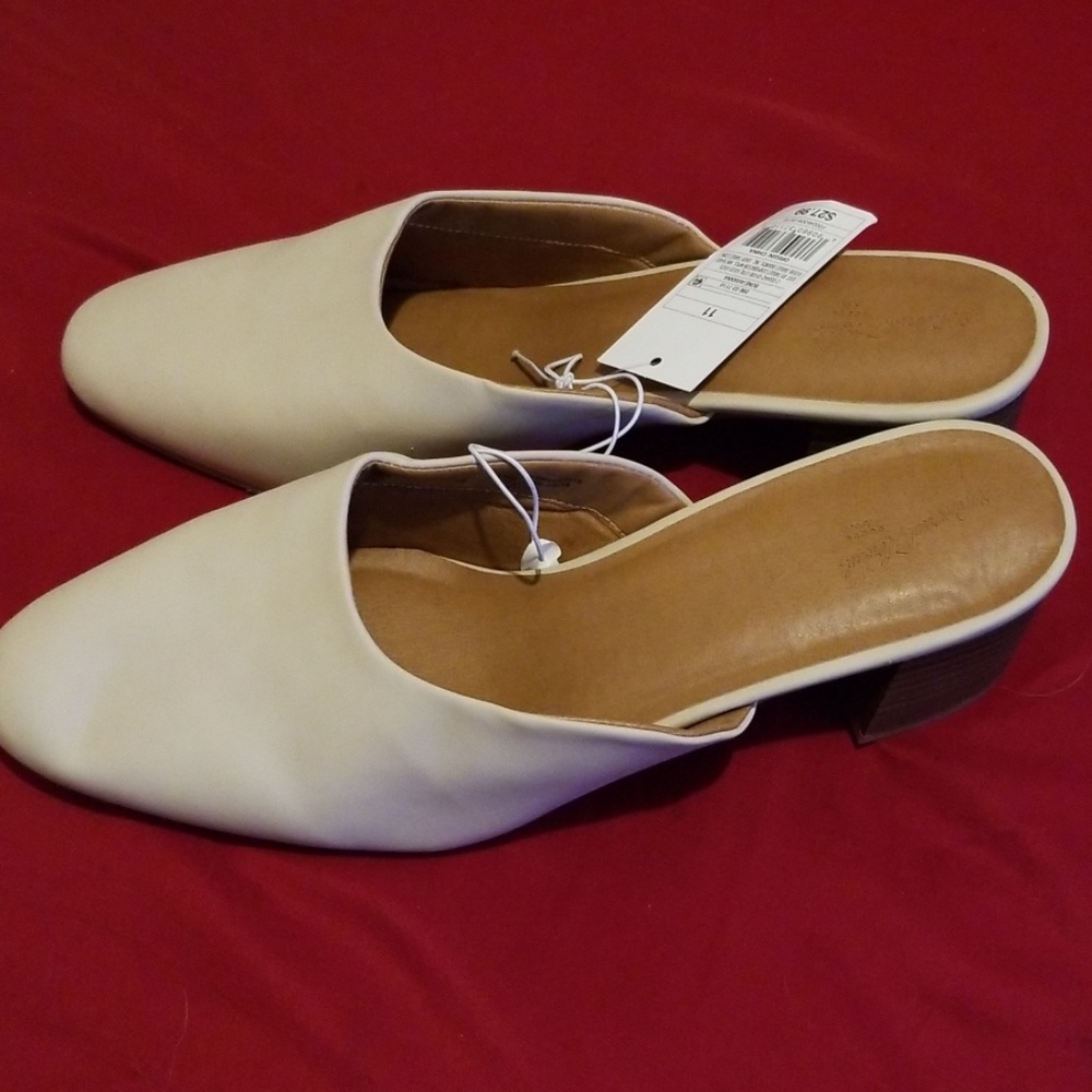 Universal Thread heeled mules